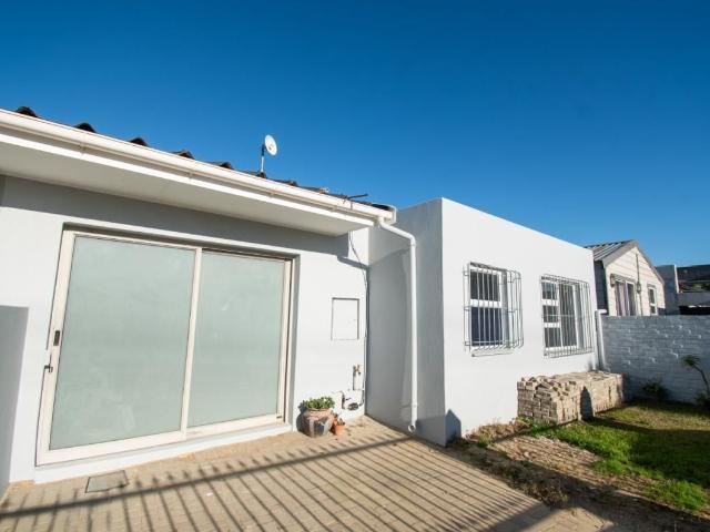 Apartment for rent in Strand, Western Cape
