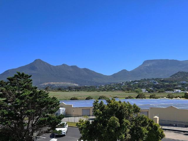 Apartment for rent in Noordhoek, Western Cape