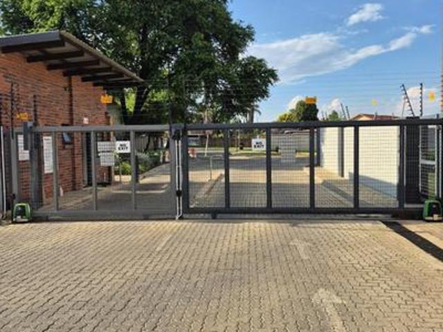 Townhouse for rent in Boksburg, City of Ekurhuleni Metropolitan Municipality