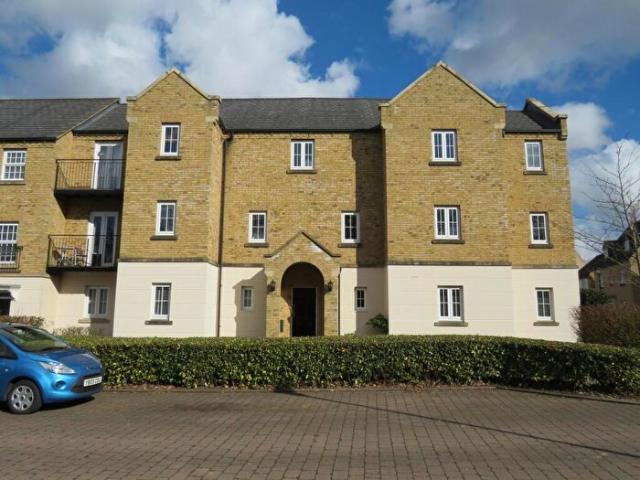 Apartment for rent in Kingsmead, Shenley Brook End