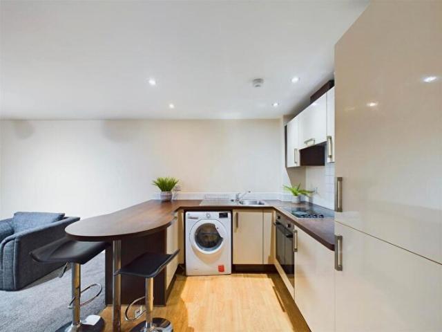Apartment for rent in Elmfield, Leicestershire