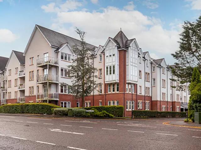 Apartment for rent in Whitecraigs, Thornliebank