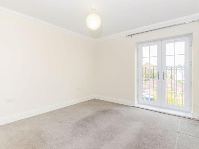 Apartment for rent in St Albans, Five Acres