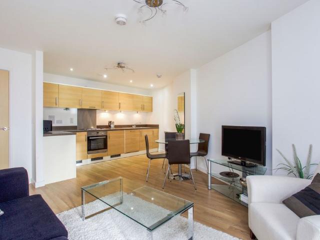 Apartment for rent in Horsell, Woking