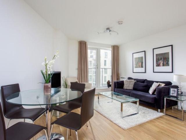 Apartment for rent in Horsell, Woking