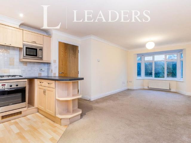 Apartment for rent in Rosehill, Greater London