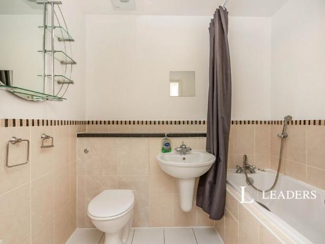 Apartment for rent in Sheerwater, Woking