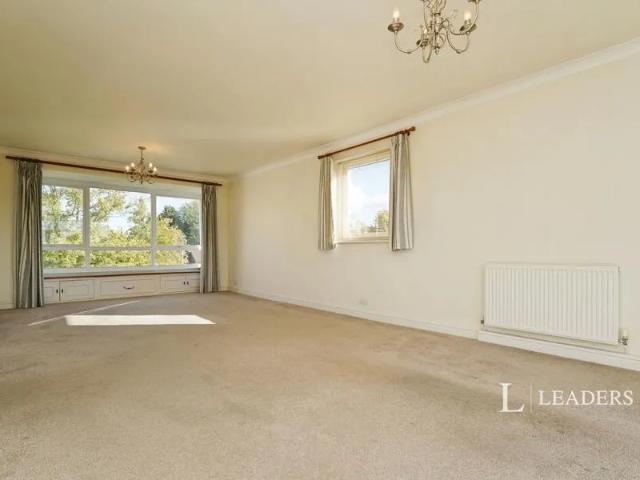 Apartment for rent in Warden Hill, Cheltenham