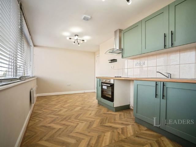 Apartment for rent in Regent Quay, Oad Street