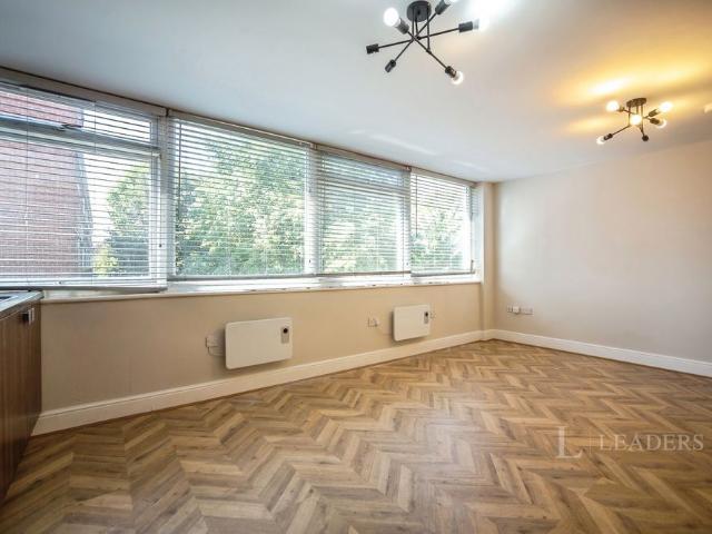 Apartment for rent in Regent Quay, Oad Street