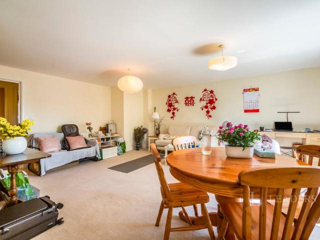 Apartment for rent in Trench Wood, Bourne Vale