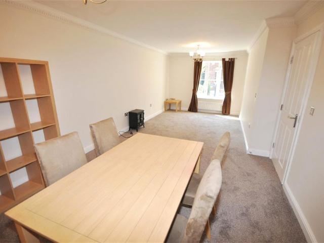Apartment for rent in Hough Green, Two Mills