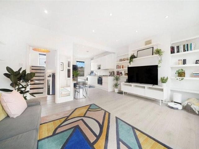Apartment for sale in Cat Hill, England