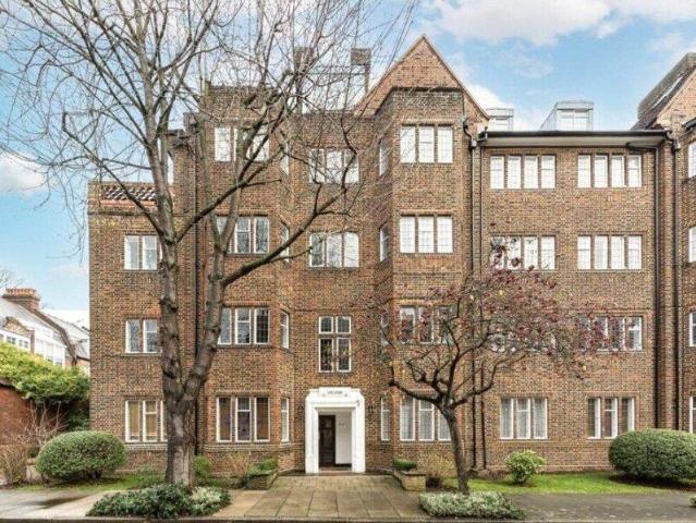 Apartment for sale in Cat Hill, England