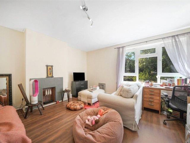 Apartment for sale in London Borough of Camden, Greater London