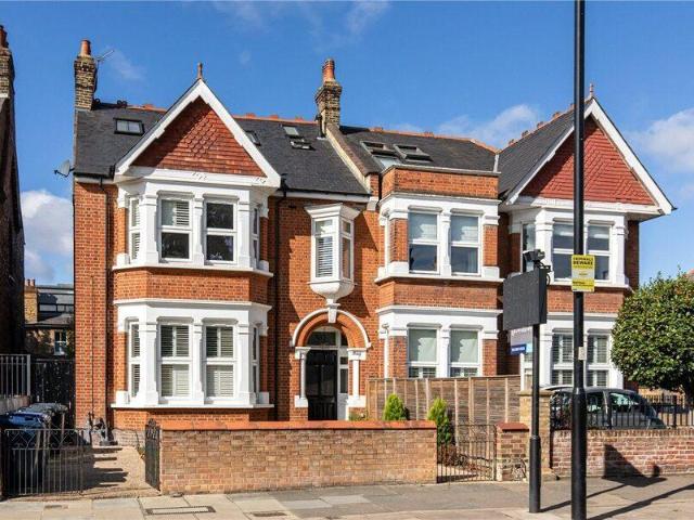 Apartment for sale in Cat Hill, England
