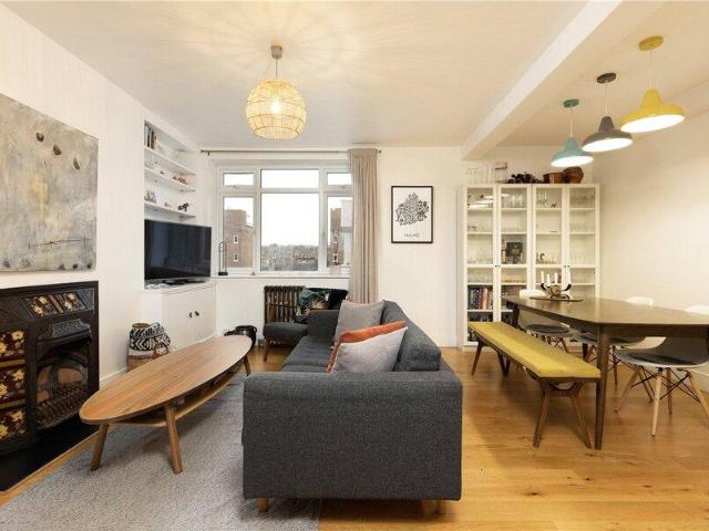 Apartment for sale in Cat Hill, England