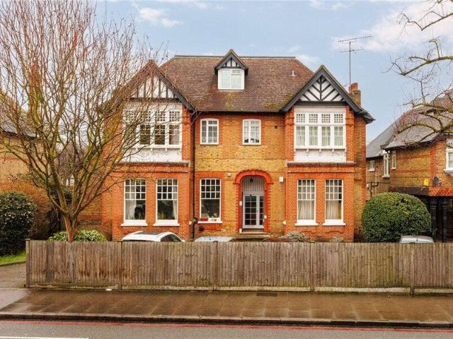 Apartment for sale in Cat Hill, England