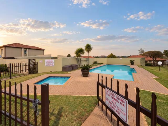 Apartment for sale in Vanderbijlpark, Emfuleni Local Municipality