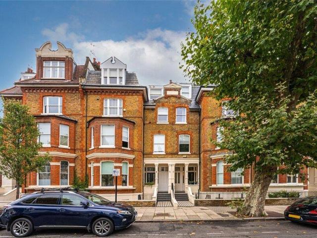 Apartment for sale in Cat Hill, England