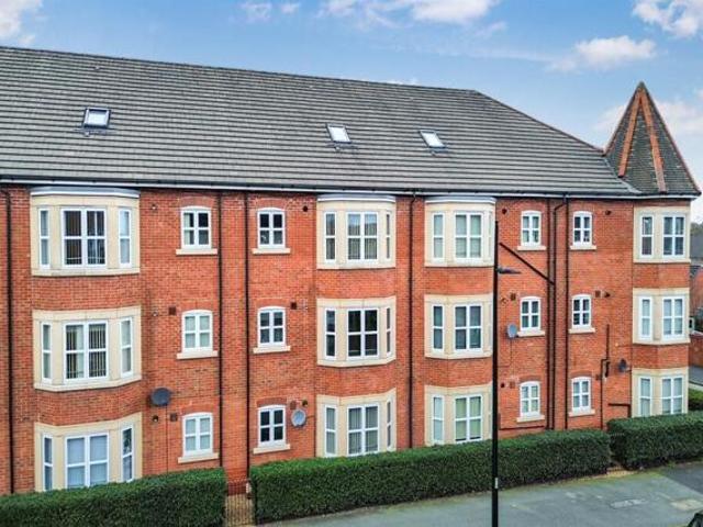 Apartment for sale in Chapelford, Warrington