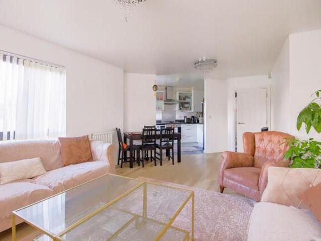 Apartment for sale in Holywell Estate, North Watford