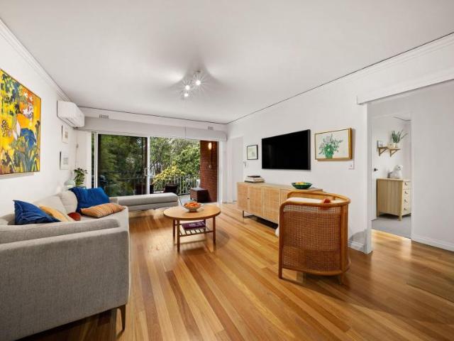 Apartment for sale in Lower North Shore, Sydney