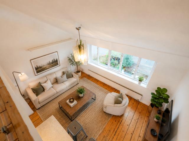 Apartment for sale in Cat Hill, England