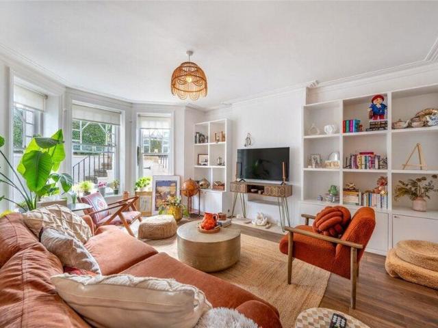 Apartment for sale in London Borough of Camden, Greater London