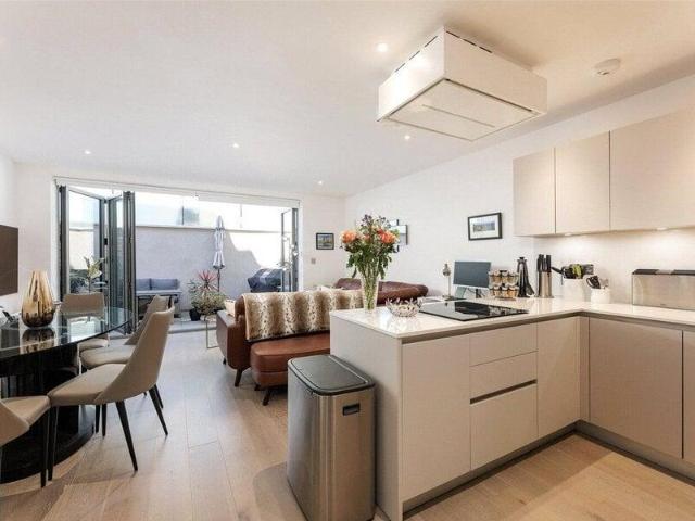 Apartment for sale in George Hill West Allotments, Greater London