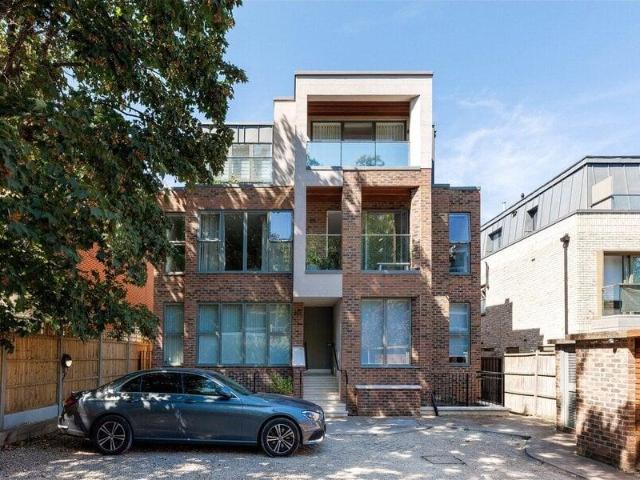 Apartment for sale in George Hill West Allotments, Greater London