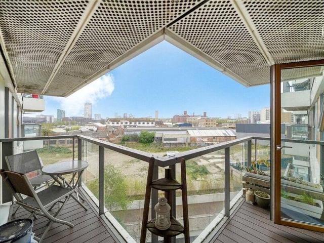 Apartment for sale in Old Ford, Greater London