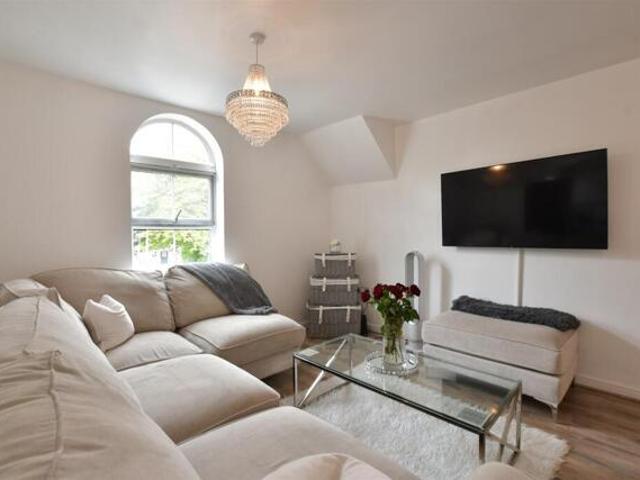 Apartment for sale in Wickford