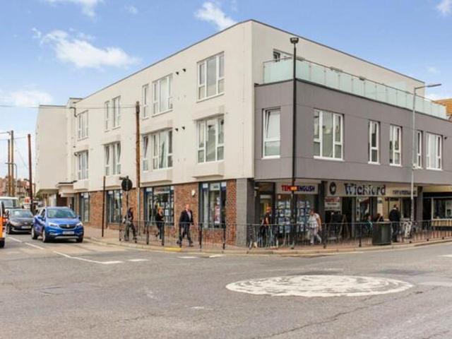 Apartment for sale in Wickford