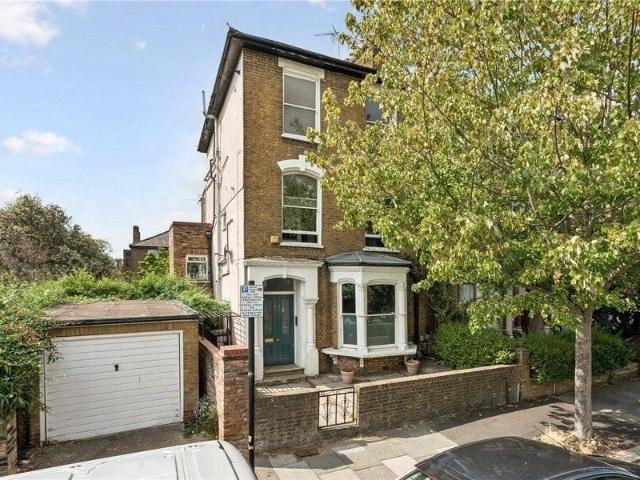 Apartment for sale in Cat Hill, England