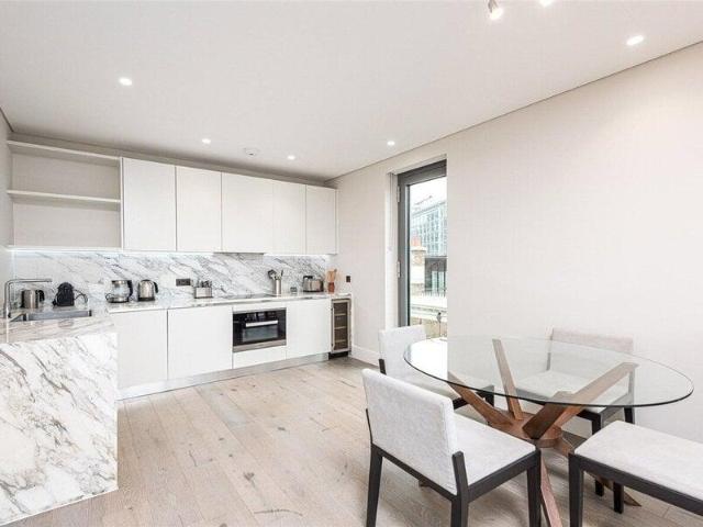 Apartment for sale in Cat Hill, England