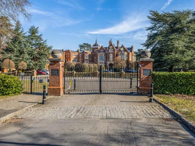 Apartment for sale in Clewer New Town, Windsor