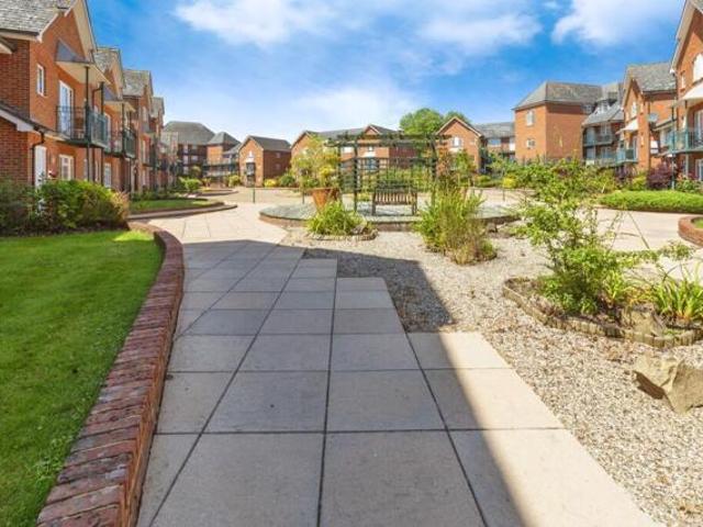 Apartment for sale in Windsor, Clewer New Town