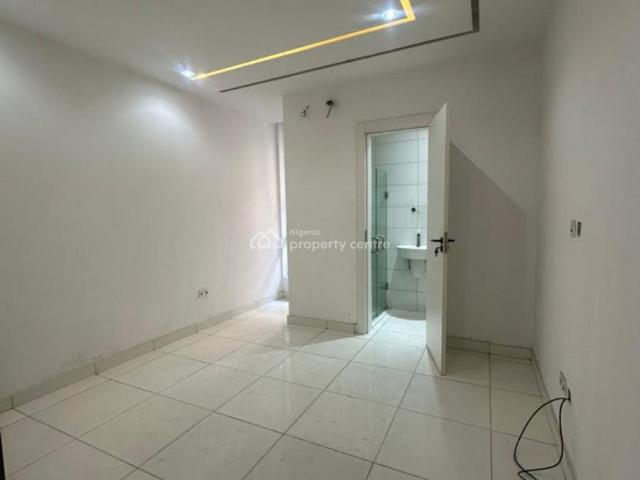 Flat for rent in Eti Osa, Lagos