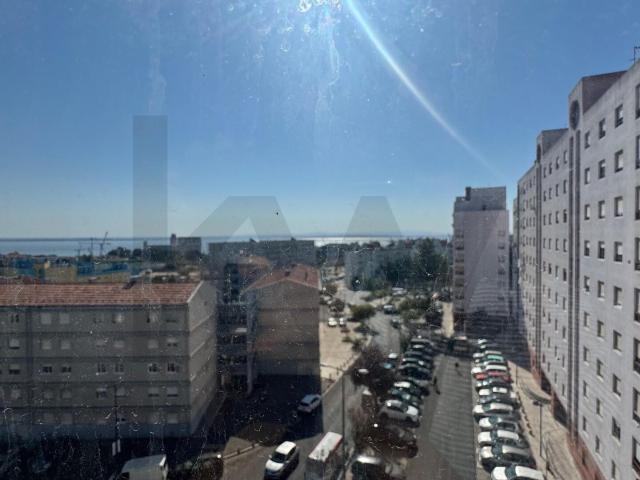 Apartamento alugar em Bairro dos Alfinetes, Lisboa