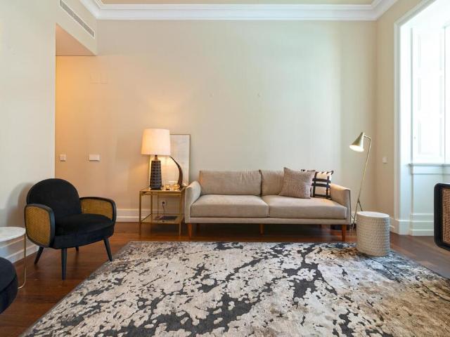 Apartamento alugar em Santo António, Lisboa