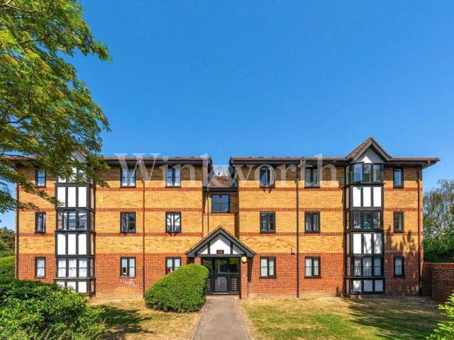 Apartment for sale in Cat Hill, England