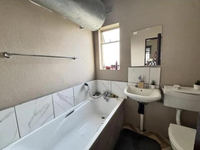 Apartment for sale in Vosloorus, Gauteng