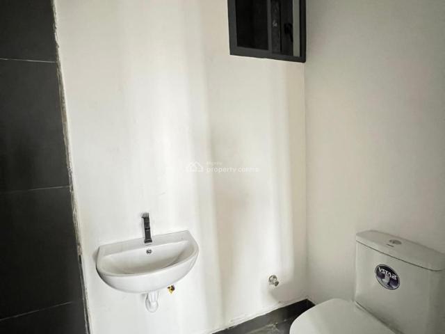 House for sale in Eti Osa, Lagos