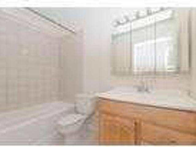 House for rent in Bayonne