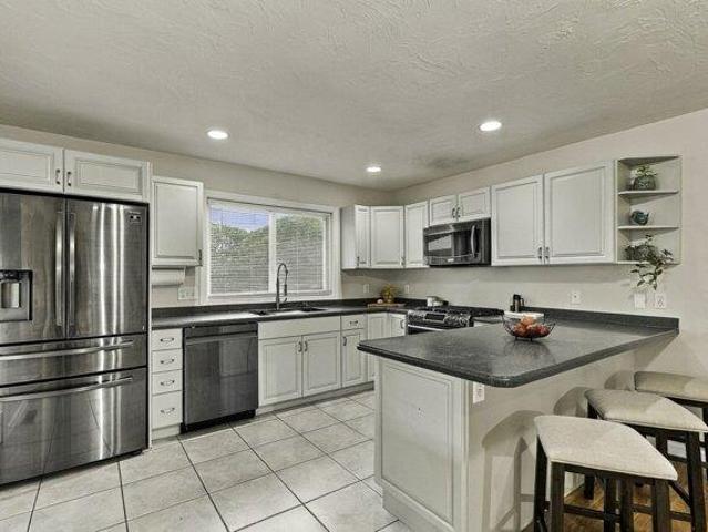 Condo for sale in Ashland, Middlesex County