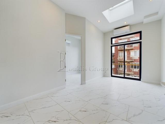 Apartment for rent in Astoria