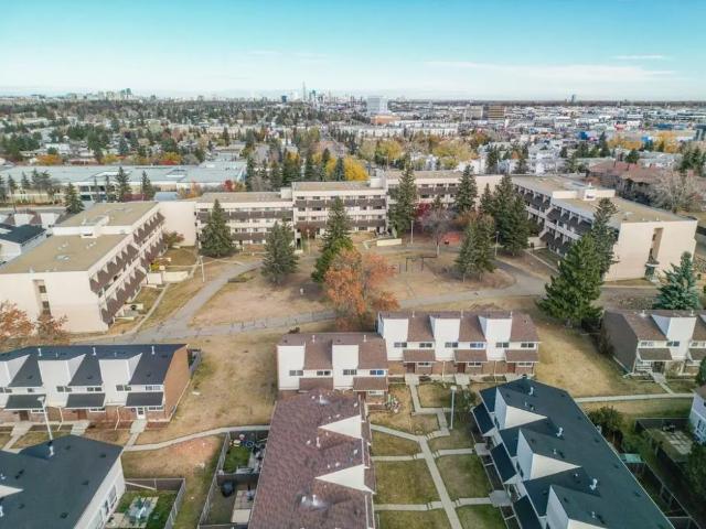 Apartment for rent in Wedgewood, Alberta