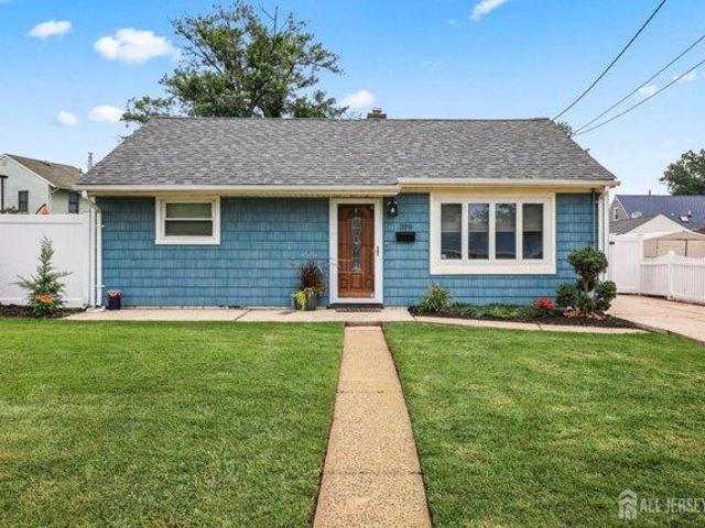 House for sale in Avenel, New Jersey