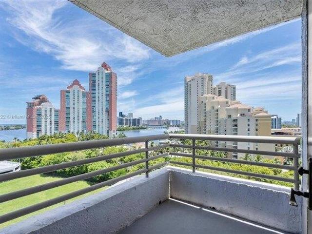 Condo for sale in Aventura, Florida
